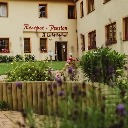 Hotel Sport - Relax Buky Františkovy Lázně Zewnętrze zdjęcie