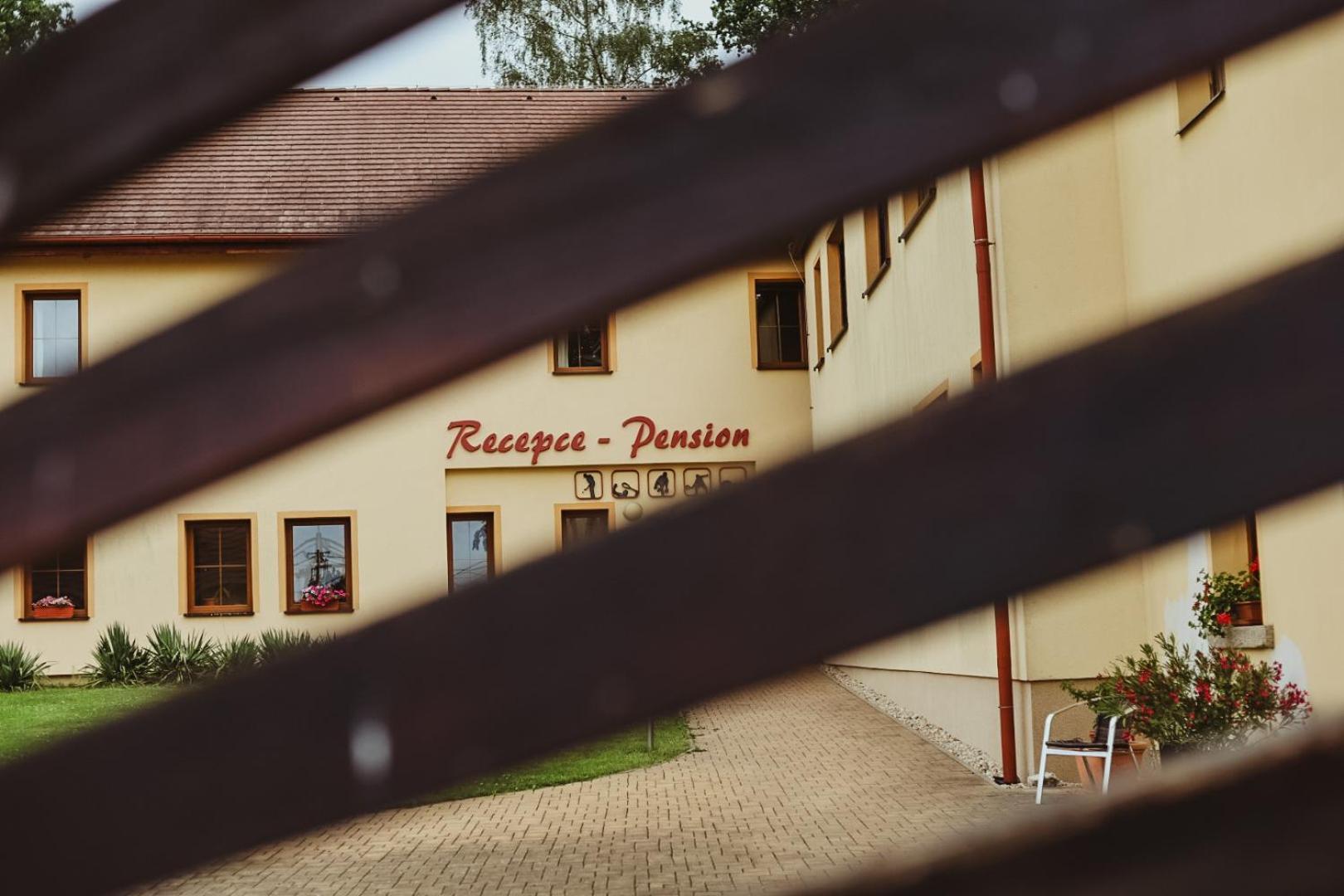 Hotel Sport - Relax Buky Františkovy Lázně Zewnętrze zdjęcie