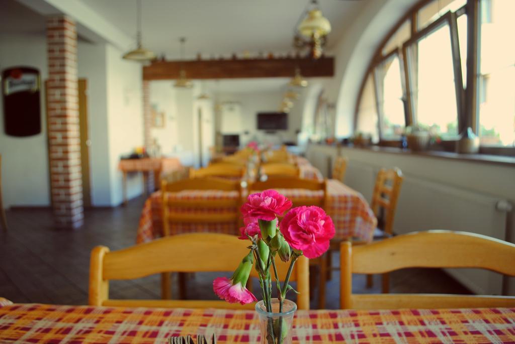 Hotel Sport - Relax Buky Františkovy Lázně Zewnętrze zdjęcie